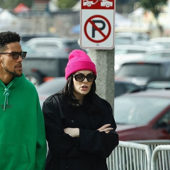 La chanteuse, qui a déjà subi une mastectomie, doit subir une nouvelle opération. 

Exclusif - Jessie J enceinte et son compagnon Chanan Colman se promènent à Pasadena le 9 janvier 2022. © Backgrid USA / Bestimage