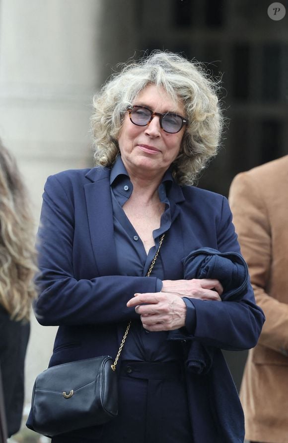 Elle confie avoir été prévenue quelques mois à l’avance, malgré l’espoir d’un changement de décision de TF1.

Marie-Ange Nardi - Obsèques de P.Laffont dans la salle de la Coupole du cimetière du Père-Lachaise à Paris, le 23 août 2024. L'animateur de télévision est décédé le 7 août 2024 à l'âge de 84 ans.
© Dominique Jacovides / Bestimage