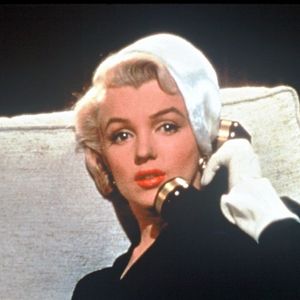 Une complicité père-fille s'est rapidement installée entre lui et Marilyn Monroe, Lee Strasberg ayant 25 ans de plus qu'elle.

Marilyn Monroe - photo d'archive / Bestimage