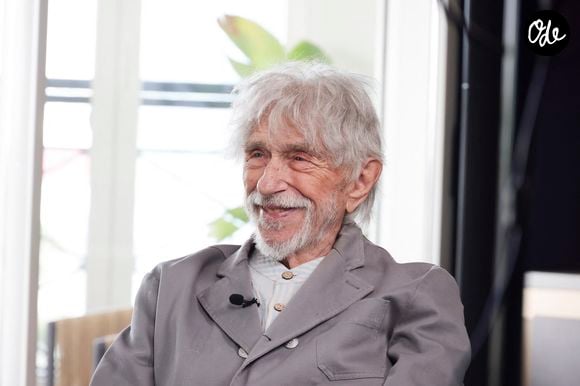 L’acteur, passionné de vin et toujours proche de son public, prend désormais le temps de récupérer.

Augustin Trappenard interviewe Pierre Richard pour Brut lors du 78ème Festival International du Film de Cannes, au Palais des Festivals à Cannes, le 22 mai 2025. © Jack Tribeca/Bestimage