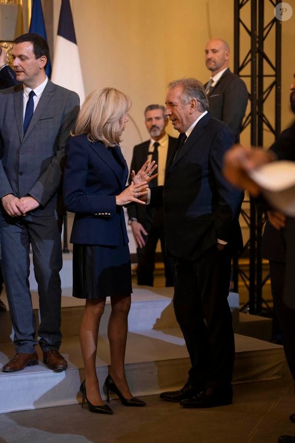 Le maire de Pau François Bayrou (R) et Brigitte Macron - Les maires de France lors de la 105ème session du Congrès des Maires de France, organisée par l'AMF, au palais de l'Elysée à Paris. Le 22 novembre 2023
© Eliot Blondet / Pool / Bestimage