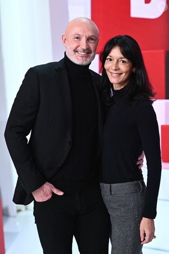 Durant l'aventure, Frank Leboeuf peut compter sur le soutien infaillible de sa femme Chrislaure, présente à chaque prime.

Exclusif - Frank Leboeuf et sa femme Chrislaure - Enregistrement de l'émission "Vivement dimanche" au studio Gabriel à Paris le 15 décembre 2023, présentée par M.Drucker, et diffusée le 4 février 2024  sur France 3. 
© Guillaume Gaffiot / Bestimage