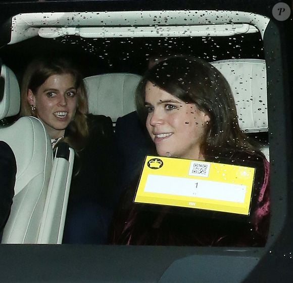 Nul doute que les princesse Beatrice d’York et la princesse Eugenie d’York passeront malgré tout d'excellentes fêtes de fin d'année !

La princesse Beatrice d’York et la princesse Eugenie d’York - Les invités au couronnement du roi d'Angleterre à la sortie du dîner au restaurant Oswald's dans le quartier de Mayfair à Londres, Royaume Uni, le 5 mai 2023.