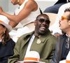 Le comédien, récemment devenu investisseur du Paris Basketball, a attiré l’attention par sa bonne humeur communicative.

Hélène Sy, Omar Sy et Laurent Lafitte assistent au tournoi de Roland Garros 2025 le 7 juin 2025 à Paris, France. Photo par Laurent Zabulon/ABACAPRESS.COM