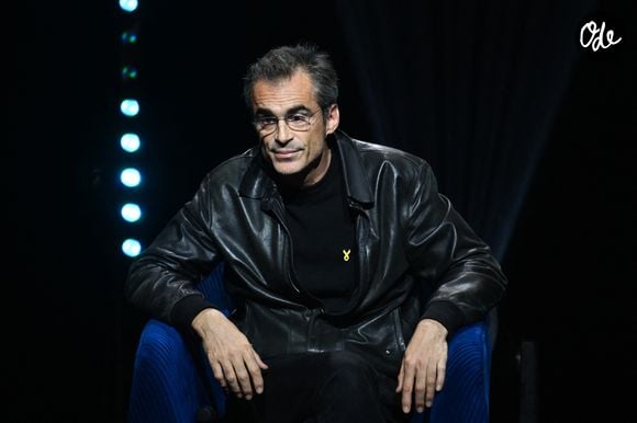 Raphaël Enthoven lors de la soirée hommage "7 octobre - 2 ans après" en mémoire des victimes du 7 octobre et en soutien aux otages du Hamas à la salle Pleyel à Paris le 5 octobre 2025.

© Lionel Urman / Bestimage