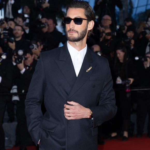 Pierre Niney - Montée des marches du film "Histoires parallèles" lors du 79ème Festival International du Film de Cannes, le 14 mai 2026. 

© Olivier Borde / Bestimage