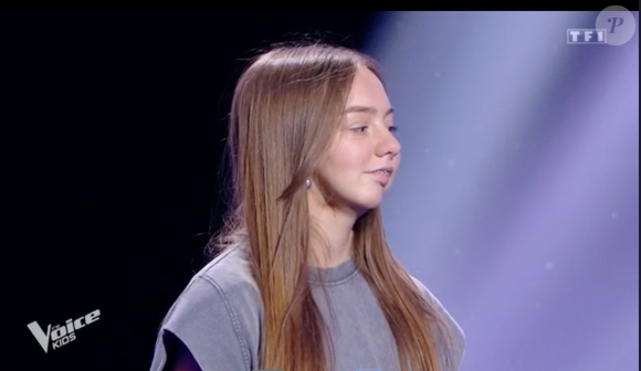 "J'ai eu un cancer de la base du crâne et de la gorge, c'est un rhabdomyosarcome. J'ai fait de la chimio pendant 15 mois. Après, je me suis fait opérer d'une grosse opération pour qu'ils enlèvent toute ma tumeur 

Charlotte dans "The Voice Kids" 30 août 2025 TF1