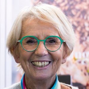Jacqueline Pin, épouse Mercorelli, dite Mercotte de passage sur le sirha 2021 fait des selfies avec ses admiratrices, le 26 Septembre 2021 à Lyon, France. © Sandrine Thesillat / Panoramic / Bestimage
