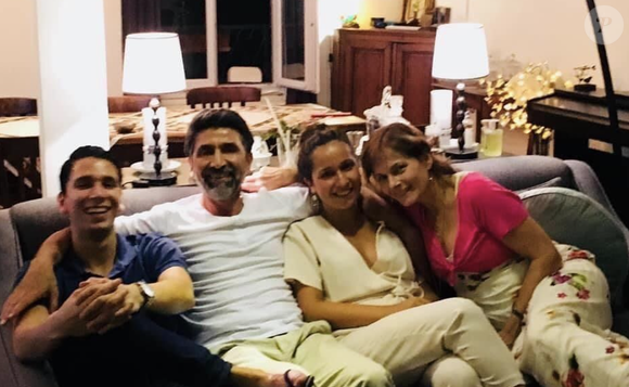 Car la comédienne a eu deux enfants, Léo et Emma. 

Emma Kabouche, la fille de Cécilia Hornus, sur Instagram