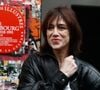 Après le départ de Jane Birkin en 1980, la chambre a disparu de leur quotidien.

Charlotte Gainsbourg lors de la cérémonie de dévoilement de la plaque "Maison des Illustres" de la Maison Gainsbourg à Paris, France, le 2 avril 2024. © Christophe Clovis/Bestimage