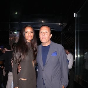 Jean Roch a reçu ses amis pour fêter la fermeture de son célèbre club privé, "VIP Room" à Saint-Tropez, après 29 ans d'existence, le 5 avril 2026. Après un dernier week-end de fête, du 3 au 5 avril 2026, le célèbre établissement sera remplacé par le "Lilly's Club".
© Franz Chavaroche / Bestimage