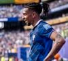 L'application d'une célèbre pommade mentholée sur le torse lui permet de libérer pleinement ses voies respiratoires.

Michael Olise durant le match France-Suède, lors de la Coupe du monde la FIFA 2026, le 30 juin 2026.

© Bestimage
