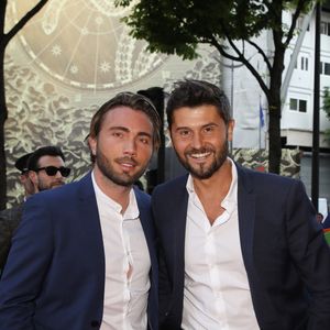Christophe Beaugrand et son mari Ghislain Gerin aux arrivées de la 10ème édition du "Global Gift Gala" à l'hôtel Four Seasons George V à Paris, le 3 juin 2019.
© Denis Guignebourg/Bestimage