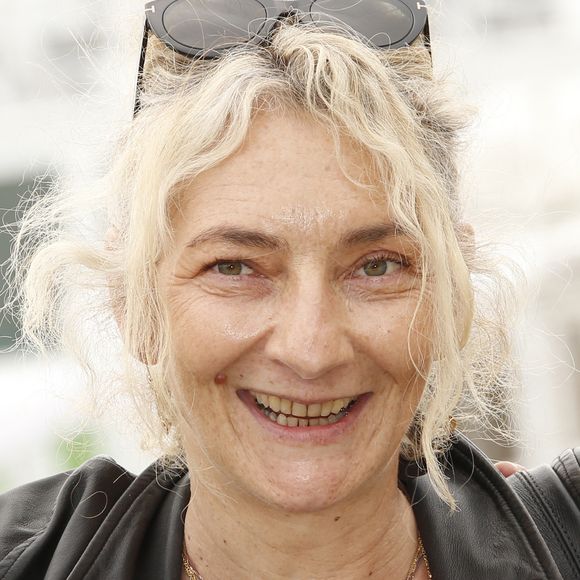 Connue du grand public pour son rôle incontournable dans la série télévisée "Capitaine Marleau", Corinne Masiero partage depuis plus de vingt-cinq ans la vie de Nicolas Grard

Corinne Masiéro "Boomerang" - Photocall lors du Festival de la Fiction de La Rochelle. 
© Christophe Aubert via Bestimage