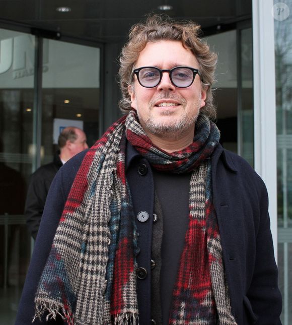 Mais également Alex Vizorek.

Alex Vizorek à la sortie des studios de RTL à Neuilly-sur-Seine, le 18 décembre 2025.

© Jonathan Rebboah / Bestimage