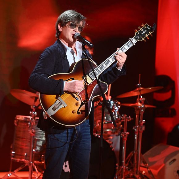 Thomas Dutronc lors de l'enregistrement de l'émission Vivement dimanche au studio Rive gauche, présentée par M. Drucker, diffusée sur France 3, le 1er mars 2026, à Paris, France, le 18 février 2026. © Guillaume Gaffiot/Bestimage