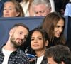 Natalie Portman et son fils Aleph, Christina Milian et son mari M. Pokora (Matt Pokora), Kamel Isker, Alexis Michalik - Célébrités dans les tribunes lors du match de qualification pour la Coupe du Monde 2026 entre la France et l'Islande (2-1) au Parc des Princes à Paris le 9 septembre 2025. © Lionel Urman/Bestimage