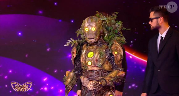Qui a perdu un ultime duel face au cyborg

Le cyborg dans Mask Singer - capture d'écran TF1