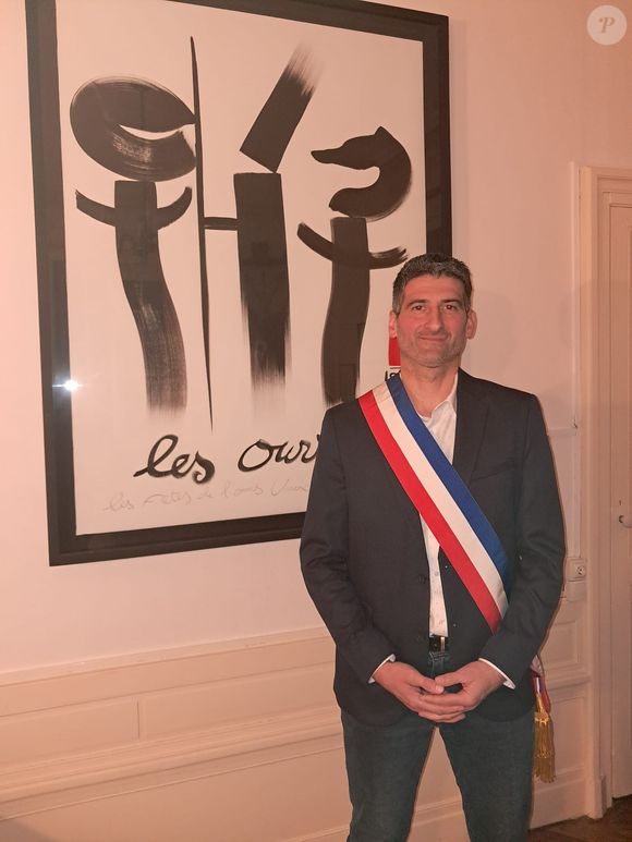 Il va désormais se consacrer au bien-être des habitants d'Arles-sur-Tech dans ses nouveaux habits de maire.

Jérôme Molas vient d'être élu maire de sa commune. Photo prise le vendredi 20 mars 2026.
