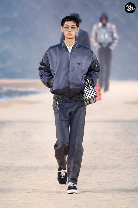 Défilé de mode Louis Vuitton Prêt à Porter Collection Homme Printemps/Été 2027 lors de la Fashion Week de Paris, à la Cité Internationale Universitaire de Paris, France, le 23 juin 2026. © Bestimage