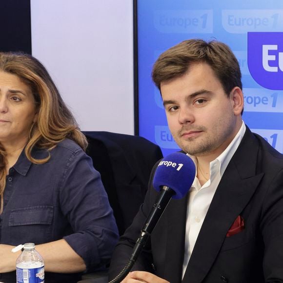 Exclusif - Valérie Benaim, Gauthier Le Bret  - Cyril Hanouna sur le plateau de de l’émission « On Marche Sur La Tête » présentée par C.Hanouna et diffusée en direct sur Europe 1 à Paris le 29 avril 2025.
 © Jack Tribeca/Bestimage