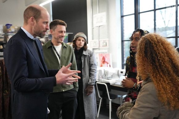 Le Prince de Galles s'entretient avec des étudiants lors d'une visite à la London Screen Academy, afin de rencontrer et de mettre en lumière la prochaine génération de cinéastes et de professionnels de la création britanniques, le mercredi 12 février 2025. Kirsty Wigglesworth/PA Wire