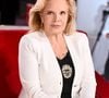 La chanteuse était si affectée qu'elle aurait manqué un événement important.

Sylvie Vartan - Enregistrement de l'émission "Vivement Dimanche" présentée par M.Drucker et diffusée le 10 octobre sur France 2. Le 26 septembre 2021
© Guillaume Gaffiot / Bestimage