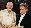 En effet, si le critique gastronomique de la télévision a été marié à trois reprises à des femmes, c'est avec un homme qu'il a fini sa vie...

Jean-Pierre Coffe et Michel Drucker lors de l'enregistrement de l'émission Vivement Dimanche à Paris, France, le 22 novembre 2006. Photo Max Colin/Abaca