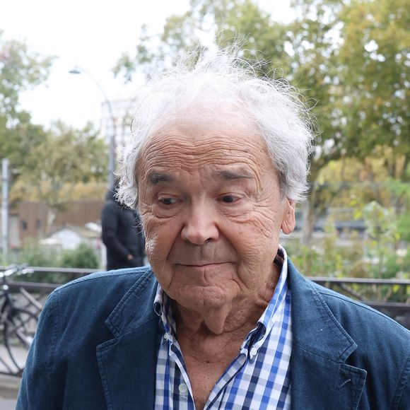 L’année commence tragiquement pour Pierre Perret avec le décès de son épouse Simone, dite Rebecca.

Pierre Perret - Arrivées lors de l'enregistrement de l'émission "Vivement Dimanche" à Paris. © Bestimage