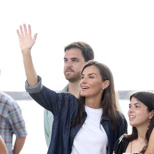La reine Letizia et la princesse Leonor d'Espagne se sont retrouvées après 4 mois lors de l'escale du navire-école Juan Sebastián de Elcano à Panama City. @Casa de S.M. El Rey via Bestimage