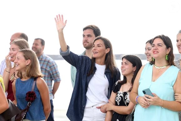 La reine Letizia et la princesse Leonor d'Espagne se sont retrouvées après 4 mois lors de l'escale du navire-école Juan Sebastián de Elcano à Panama City. @Casa de S.M. El Rey via Bestimage