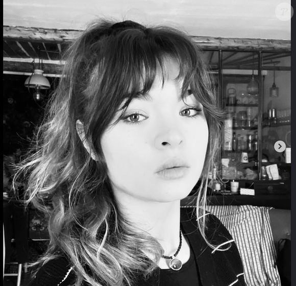 Elle raconte avoir appris des termes techniques complexes pour ce rôle.

Alice Cornillac - Capture Instagram