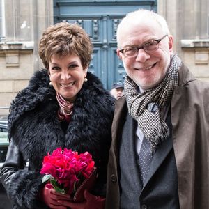 Cet homme, elles l'ont aussi fortement critiqué dans les colonnes du Parisien 

Catherine Laborde a epouse son compagnon de longue date Thomas Stern, publicitaire, samedi 9 novembre 2013 a la mairie du 2e arrondissement de Paris, en presence de ses amis les plus proches. AGENCE / BESTIMAGE