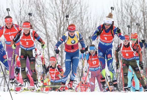Susan Dunklee (USA), Laura Dahlmeier (Allemagne), Franziska Preuss (Allemagne), Gabriela Soukalova (République-tchèque) Ekaterina Yurlova (Russie) Marie Dorin Habert (France) et Franziska Hildebrand  (Allemagne) lors de l'épreuve des 12,5 km de la 48e édition des Championnats du monde de biathlon à Oslo, le 13 mars 2016. ITAR TASS / BESTIMAGE