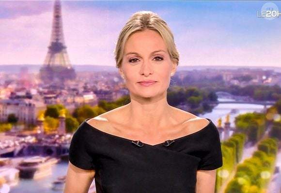 Audrey Crespo-Mara continue d'avancer malgré le vide qu'a laissé la disparition de Thierry Ardisson.

Audrey Crespo-Mara a fait son retour ce soir au JT de 20h de TF1 une semaine après les obsèques de son mari Thierry Ardisson.
© Capture TV via Bestimage