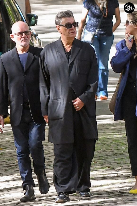 Plusieurs personnalités étaient présentes, comme Marc Lavoine

Marc Lavoine à la sortie des obsèques de Catherine Ringer, la chanteuse des Rita Mitsouko, au cimetière de Montmartre, dans le 18ème arrondissement de Paris, France, le 19 septembre 2026. © Bestimage | 00770626