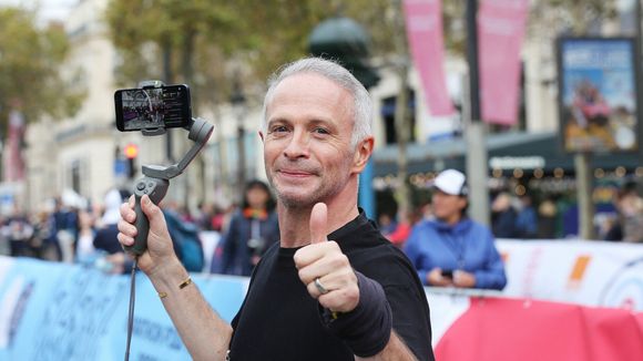 Samuel Etienne papa pour la 3e fois à 54 ans : il partage une vidéo en compagnie de son fils au prénom très original