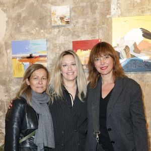 Anne Gravoin, Caroline Faindt et Sandrine Quétier - Vernissage de l'exposition de Caroline Faindt aux Espaces Guiffi à Paris le 20 mars 2025. © ©oadic Guirec/Bestimage
