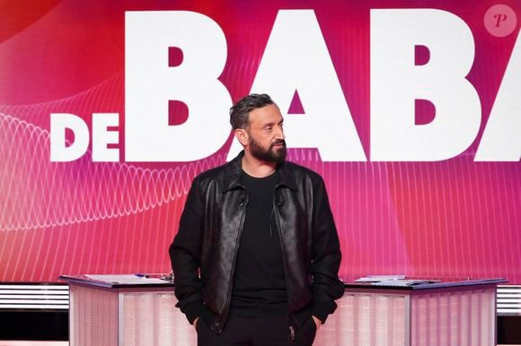 Ce dernier s'en va vers de nouvelles aventures sur W9 et Fun Radio. 

Cyril Hanouna, sur le plateau de l’émission « TPMP » présentée par C.Hanouna et diffusée en direct sur Youtube et sur toutes les box (SFR, FREE, Bouygues, MyCanal etc), Paris, France, le 24 mars 2025. © Jack Tribeca / Bestimage