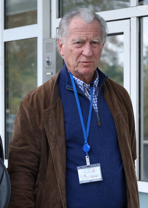 Exclusif - William Leymergie - Arrivées lors de l'enregistrement de l'émission "Vivement Dimanche" (du 16 novembre) à Paris le 22 octobre 2025. © Bestimage