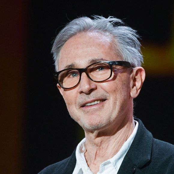 Thierry Lhermitte sur scène lors de la 50e cérémonie des César, qui s'est tenue à l'Olympia le 25 février 2025 à Paris, en France. Photo : Aurore Maréchal/ABACAPRESS.COM