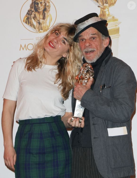 Denis Lavant (Molière du Comédien dans un spectacle de Théâtre privé) avec sa fille - 36ème cérémonie des Molières aux Folies Bergère à Paris le 28 avril 2025. © Coadic Guirec/Bestimage