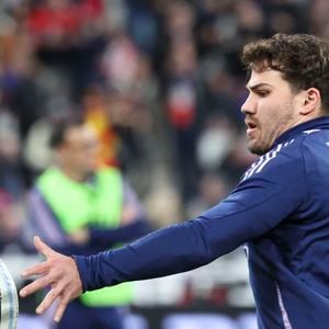 Mais alors, faut-il casser sa tirelire pour s'attabler chez le rugbyman préféré des Français ?

Antoine Dupont (France) - Match de rugby du Tournoi des Six Nations : La France l'emporte sur l'Angleterre 48 - 46 au Stade de France à Saint-Denis le 14 mars 2026.

© Michael Baucher / PsnewZ / Bestimage