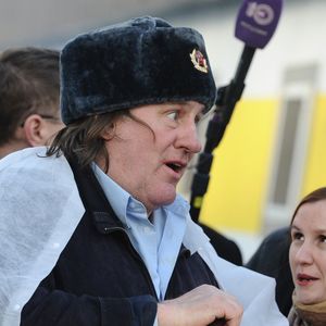 Gerard Depardieu rencontre les commercants de son quartier a Saransk lors d'une visite d'un complexe agricole le 24 fevrier 2013.
ITAR TASS / BESTIMAGE