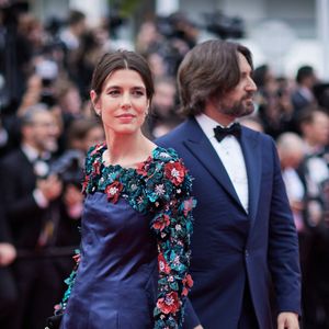 Charlotte Casiraghi et Dimitri Rassam - Montée des marches du film « Jeanne du Barry » pour la cérémonie d’ouverture du 76ème Festival International du Film de Cannes, au Palais des Festivals à Cannes. Le 16 mai 2023
© Jacovides-Moreau / Bestimage