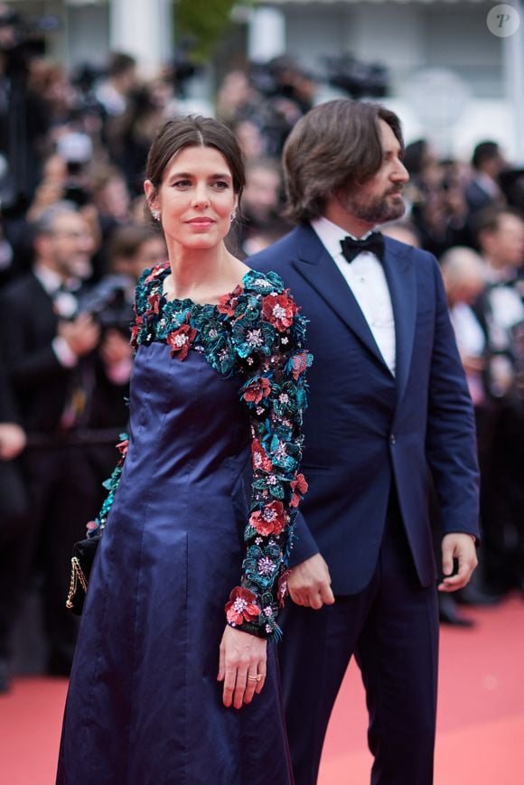 Charlotte Casiraghi et Dimitri Rassam - Montée des marches du film « Jeanne du Barry » pour la cérémonie d’ouverture du 76ème Festival International du Film de Cannes, au Palais des Festivals à Cannes. Le 16 mai 2023
© Jacovides-Moreau / Bestimage