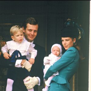 Andrea Casiraghi, Stefano Casiraghi, Charlotte Casiraghi et la princesse Caroline de Monaco lors de la Fête nationale monégasque, à Monaco, le 19 novembre 1986. Crédit photo : Aslan / Bestimage.