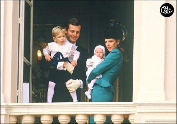 Andrea Casiraghi, Stefano Casiraghi, Charlotte Casiraghi et la princesse Caroline de Monaco lors de la Fête nationale monégasque, à Monaco, le 19 novembre 1986. Crédit photo : Aslan / Bestimage.