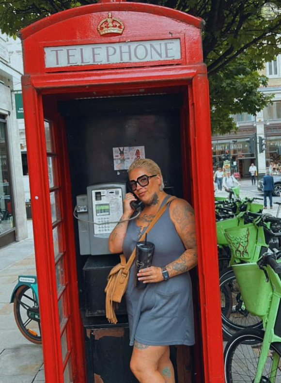 Manon n'a en revanche pas précisé si elle avait un objectif particulier en tête ni même comment elle s'était délestée de plus de dix kilos.

Manon (The Voice) sur Instagram