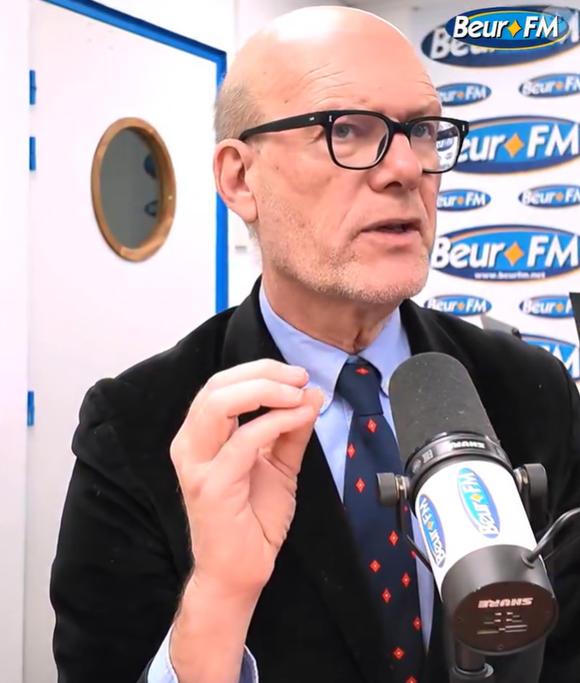 Si l'on dort moins, cela s'apparente ainsi à une nuit blanche.

Docteur Pierre Philip, spécialiste du sommeil.